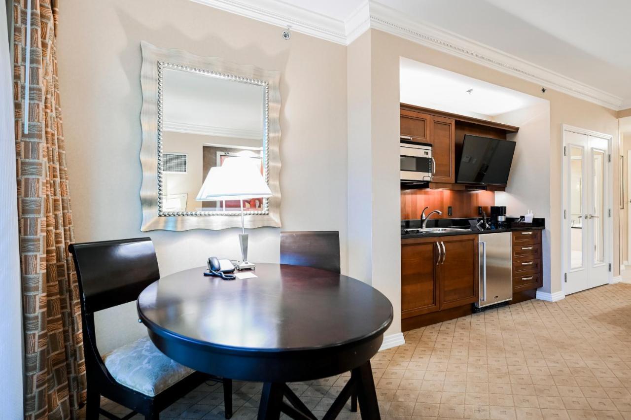 Penthouse Suite With Strip View At The Signature At Mgm Grand Las Vegas Exterior foto